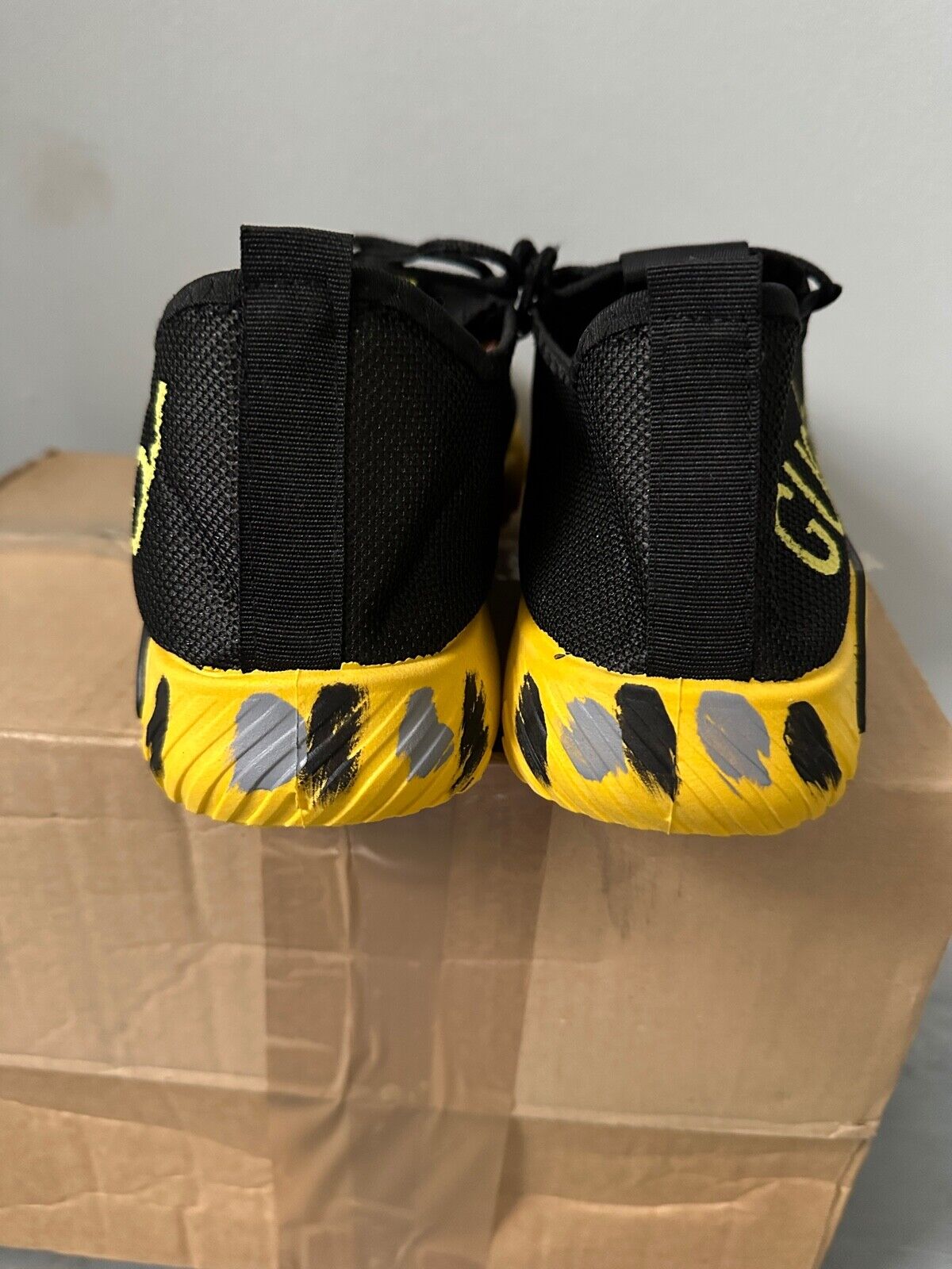 GUGLNGO FLY KNIT MEN'S BLACK & ORANGE/YELLOW/GREEN SKATER RUNNING CASUAL TRAINER