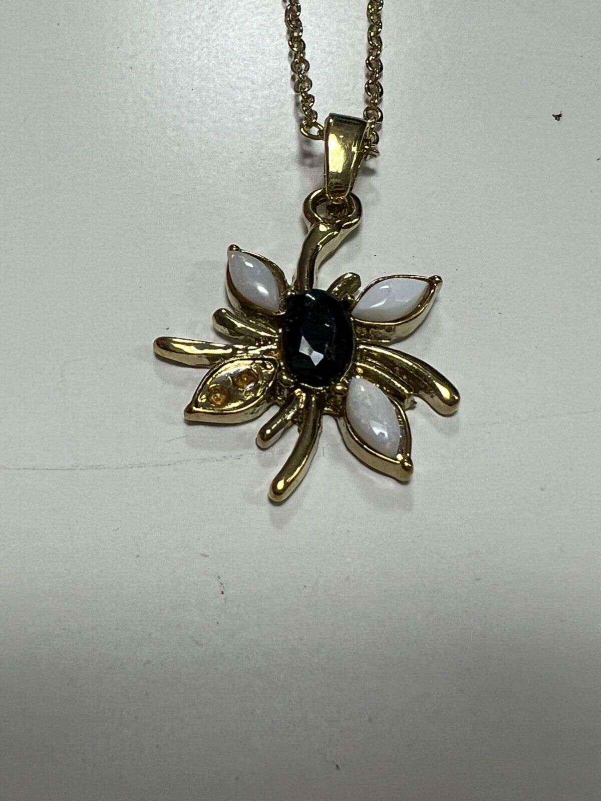 GOLD LOOK BEAUTIFUL FLOWER NECKLACE SHORT CHAIN DRESS JEWELLERY