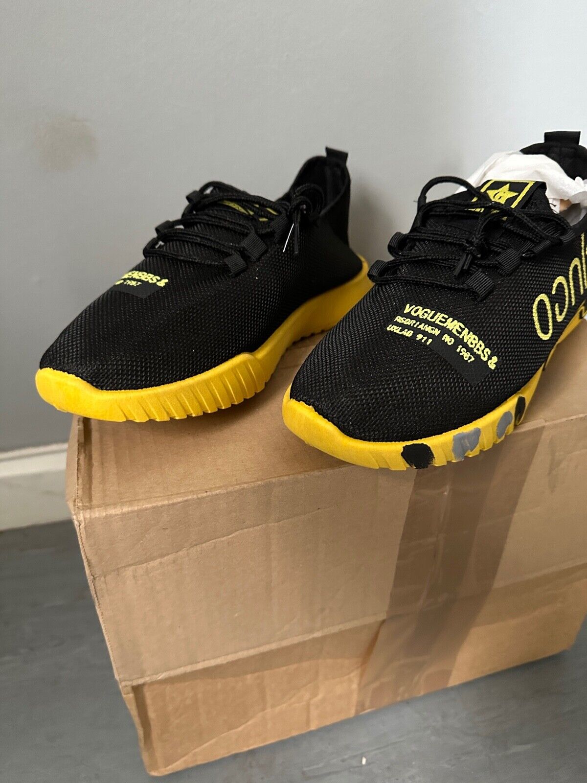 GUGLNGO FLY KNIT MEN'S BLACK & ORANGE/YELLOW/GREEN SKATER RUNNING CASUAL TRAINER