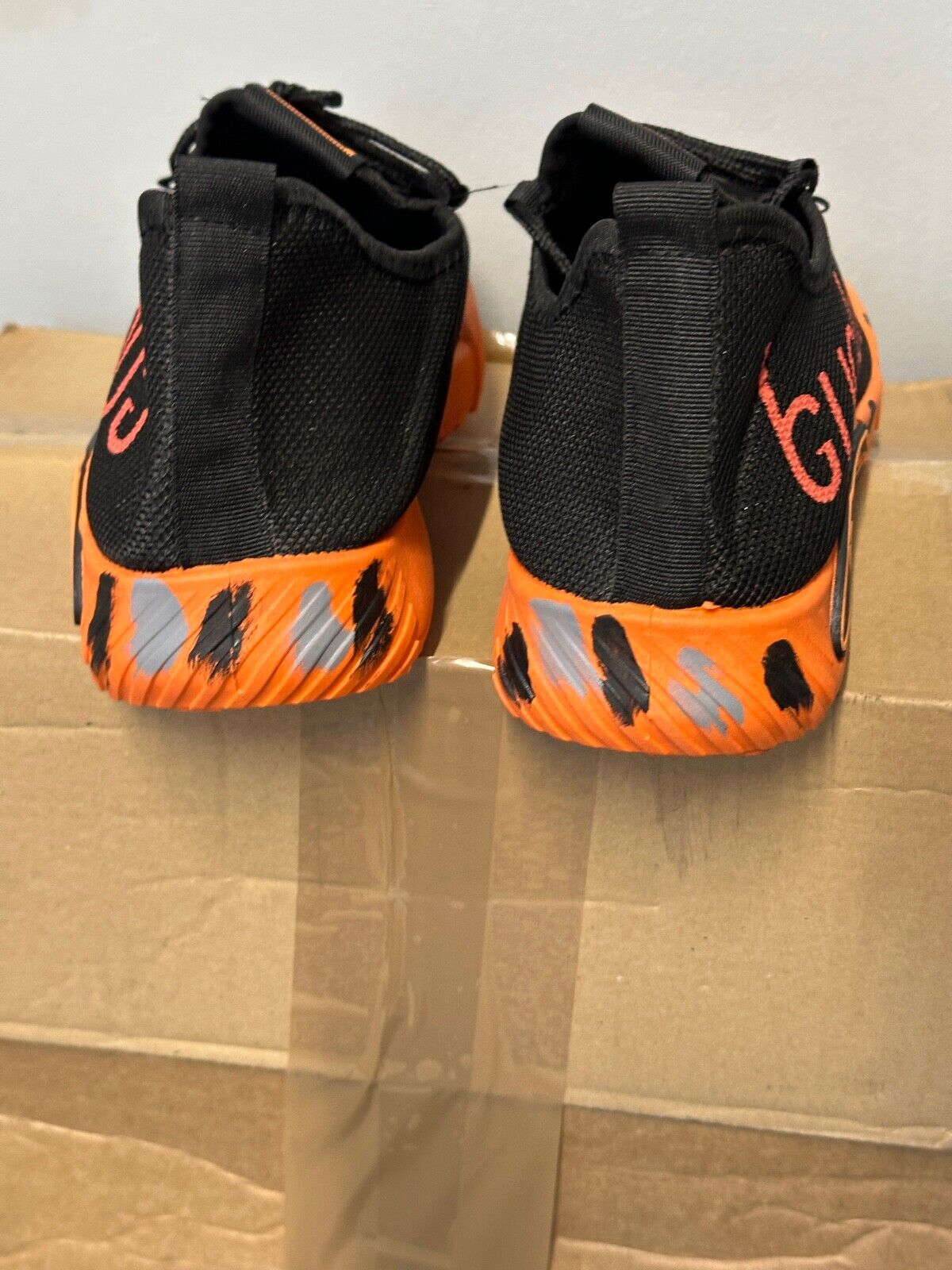 GUGLNGO FLY KNIT MEN'S BLACK & ORANGE/YELLOW/GREEN SKATER RUNNING CASUAL TRAINER