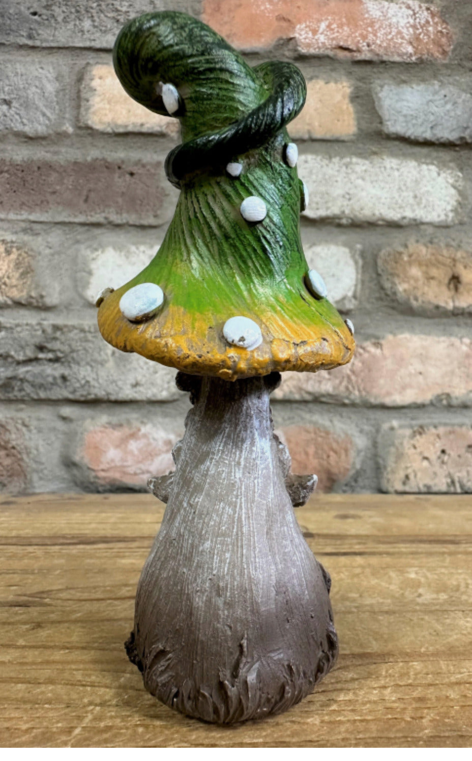 SET OF 4 COMICAL MUSHROOM FACE PEOPLE COLOURFUL TOADSTOOLS OUTDOOR NEW & BOXED