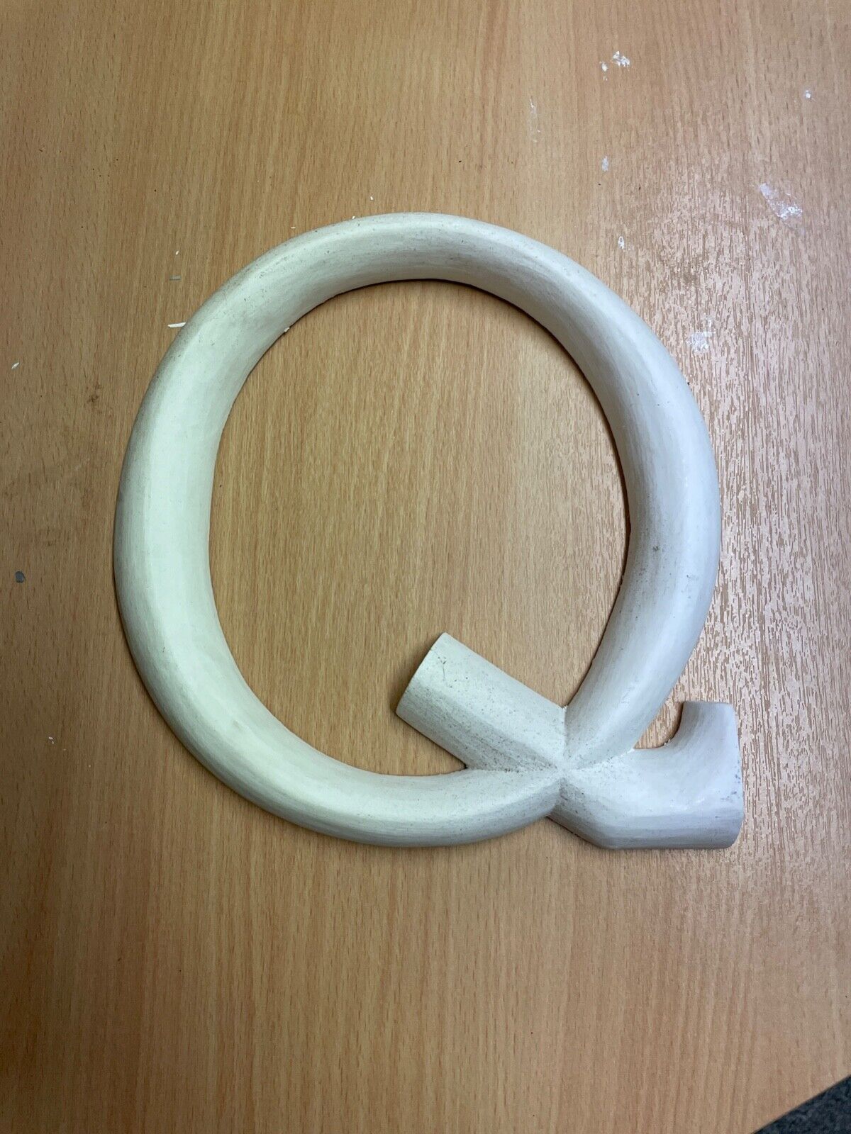 Q POSH GRAFFITI DECORATIVE WHITE GILT WOODEN LETTER Q 23CM HIGH HOME WALL ART