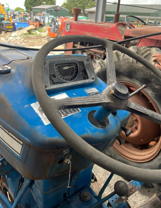 FORD 3000 PETROL VINTAGE TRACTOR