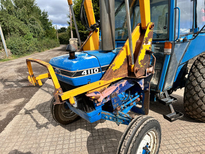 FORD 4110 54HP TRACTOR WITH BOMFORD LOADER