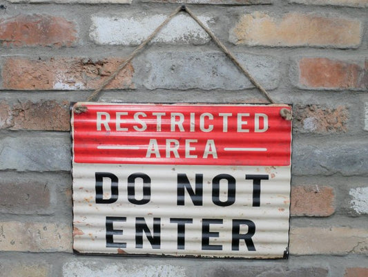 Sign (Restricted Area)