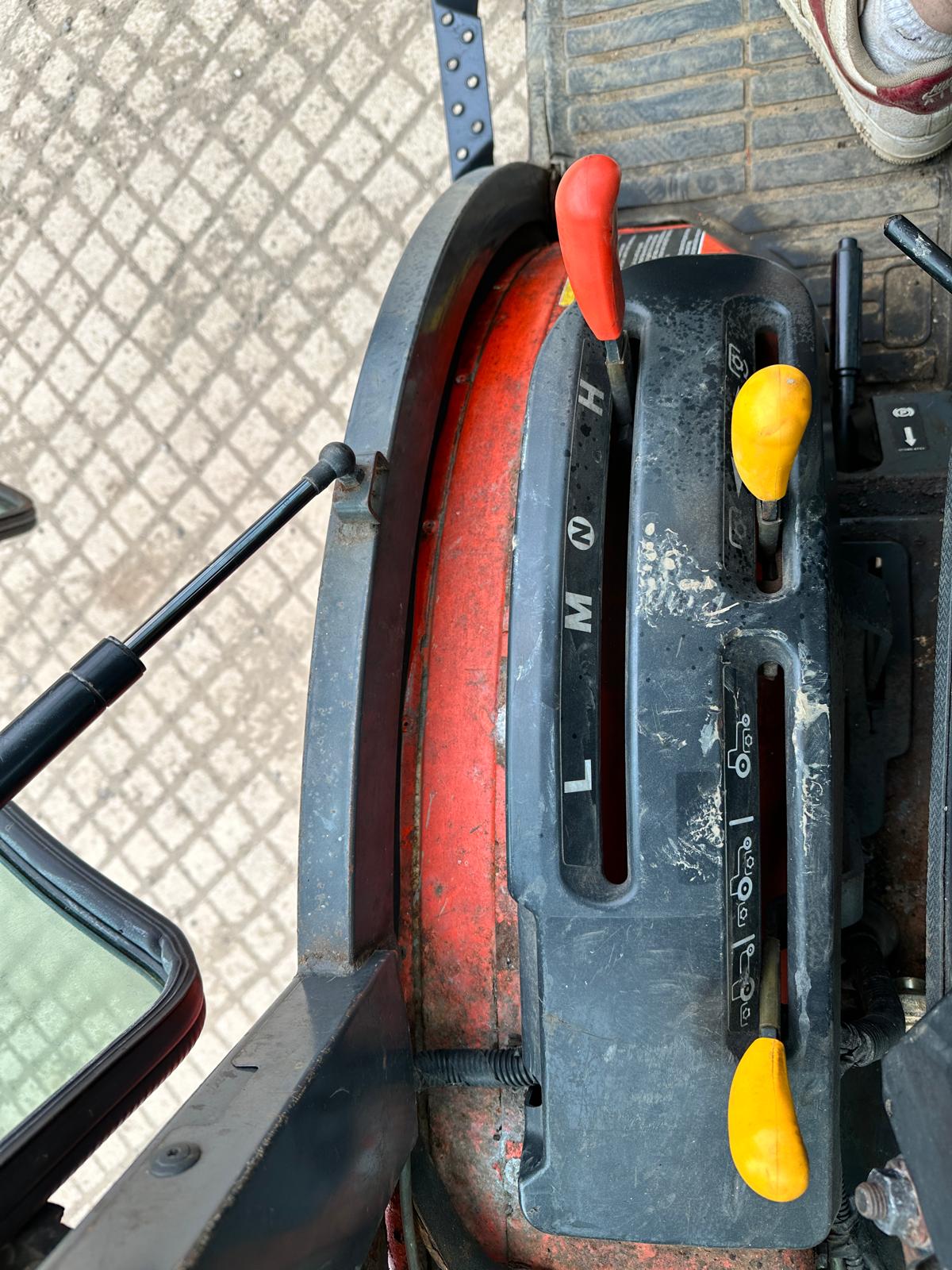 2009 KUBOTA B2230 22HP 4WD COMPACT TRACTOR