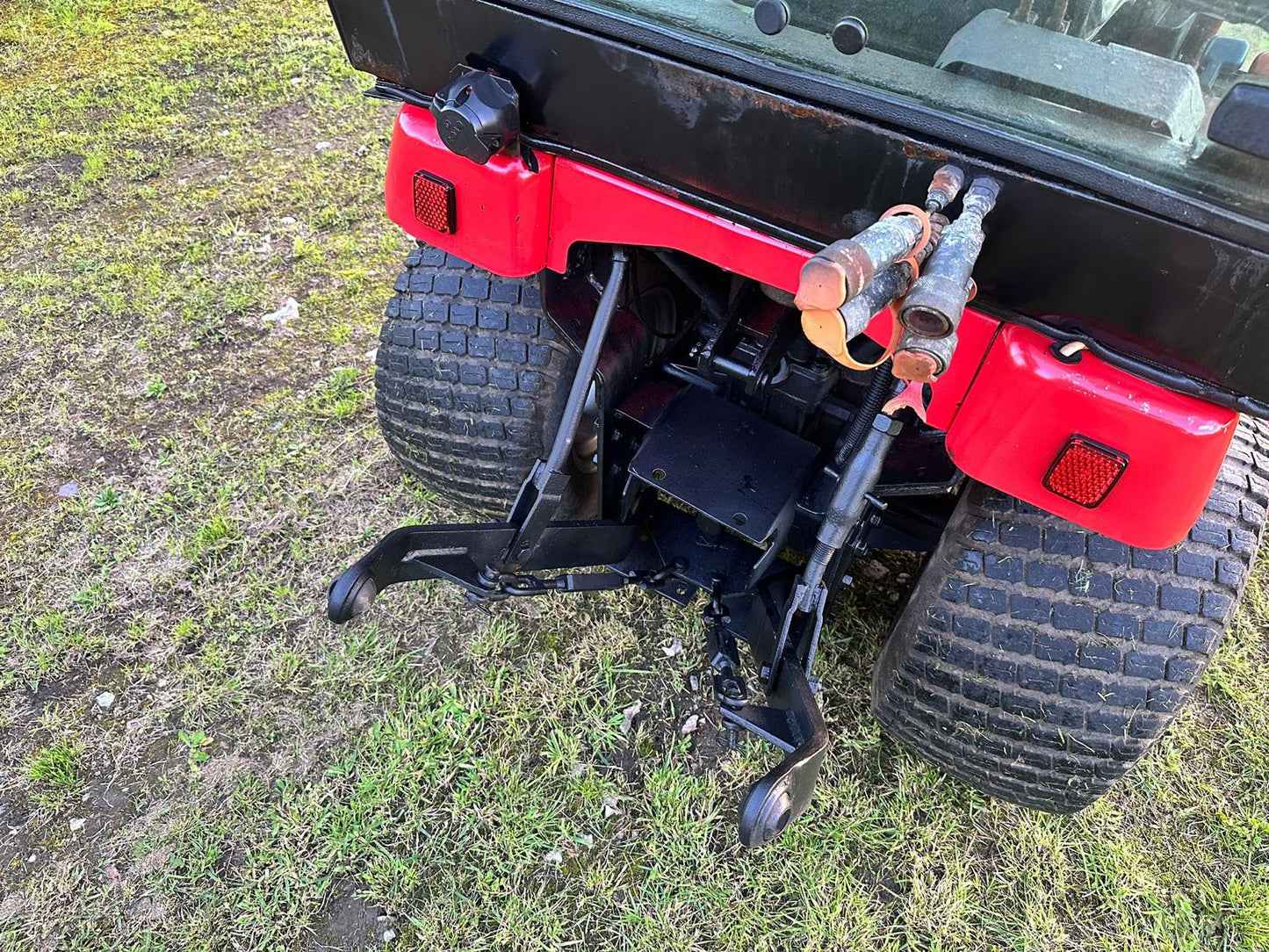 2009 MASSEY FERGUSON GC2300 23HP 4WD COMPACT TRACTOR