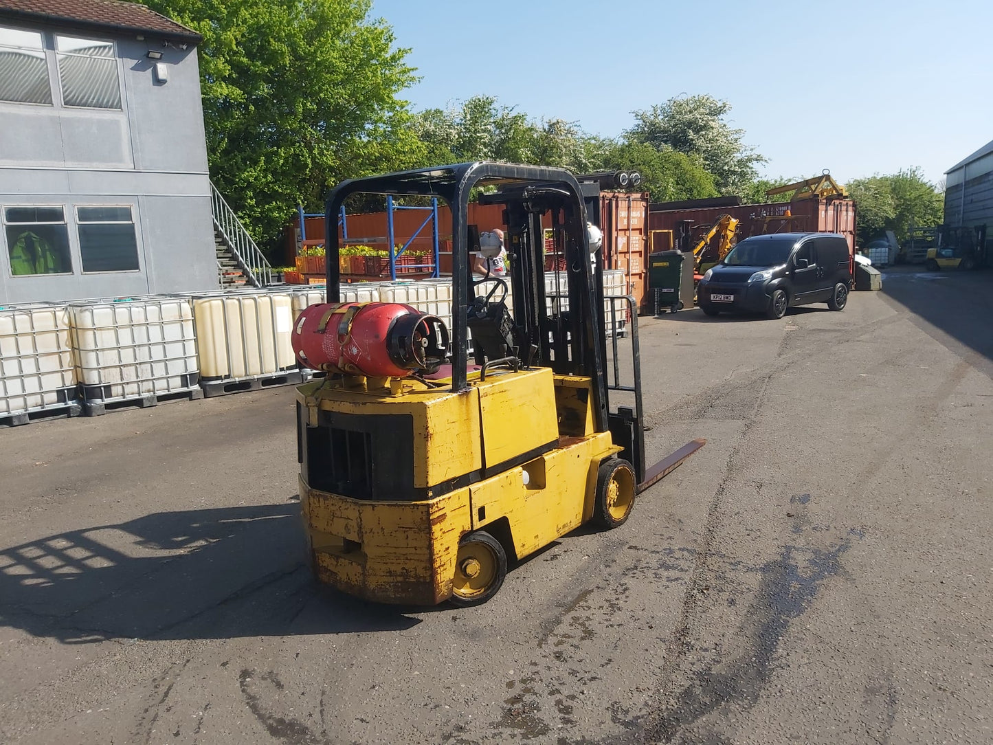 CATERPILLAR T35D GAS POWERED FORKLIFT