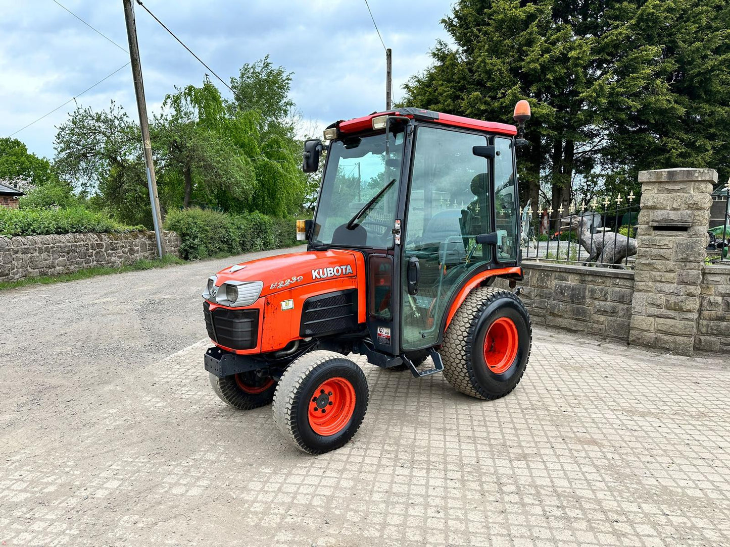 2009 KUBOTA B2230 22HP 4WD COMPACT TRACTOR