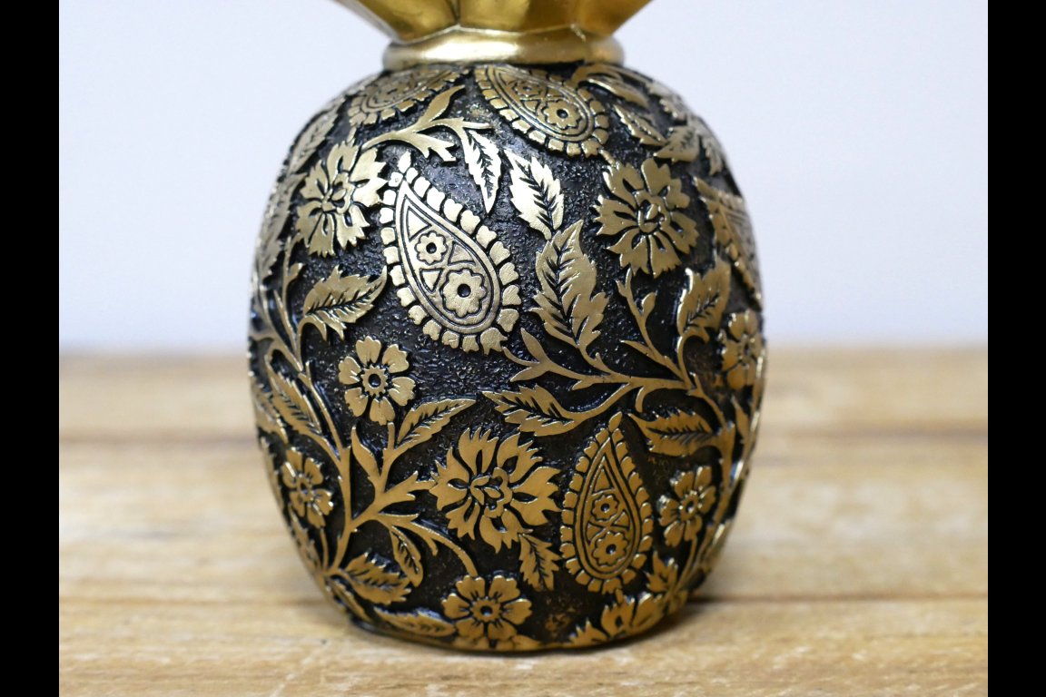 Black & Gold Pineapple Candle Holder