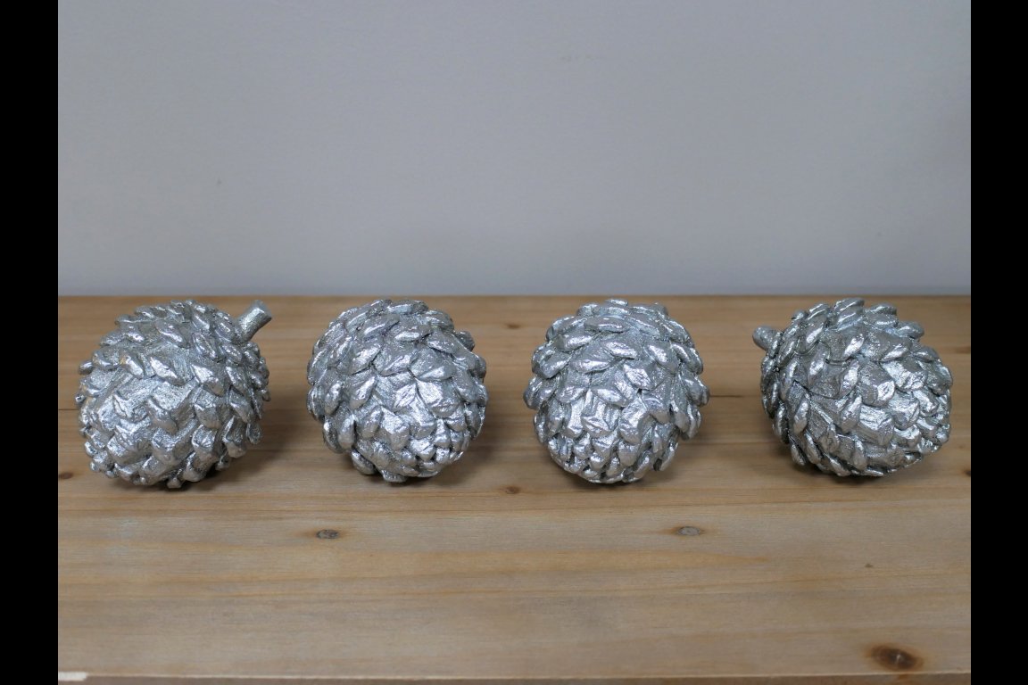 Set Of 4 Pinecones