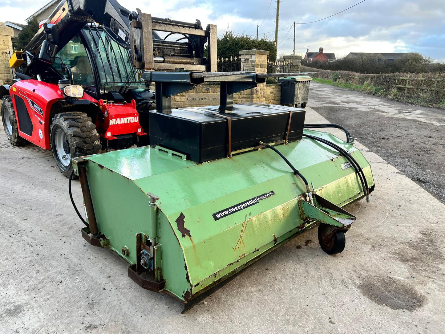 DATUM DIRT MASTER DMX240 2.4 METRE HYDRAULIC SWEEPER COLLECTOR WITH WATER TANK