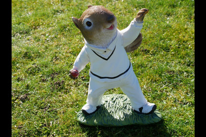 Squirrel Bowler