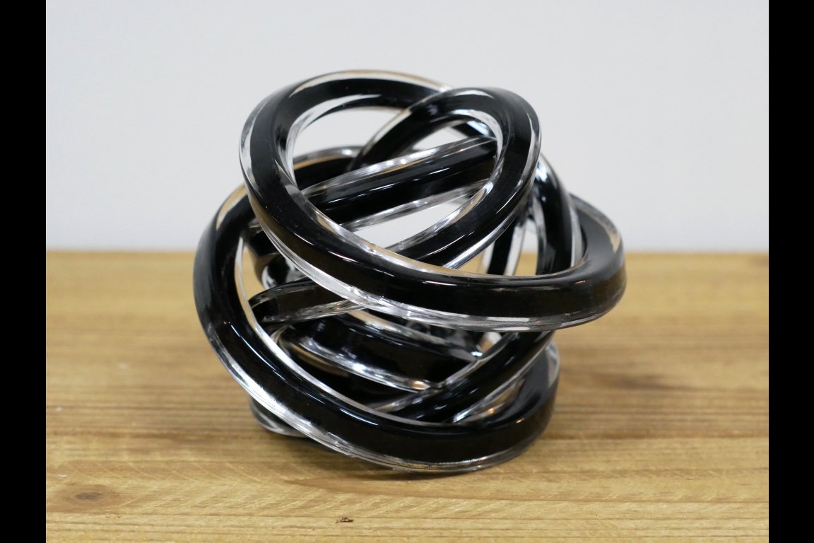 Glass Knot - Black & Clear