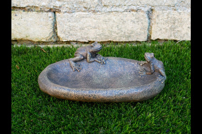 Two Frogs Bird Feeder