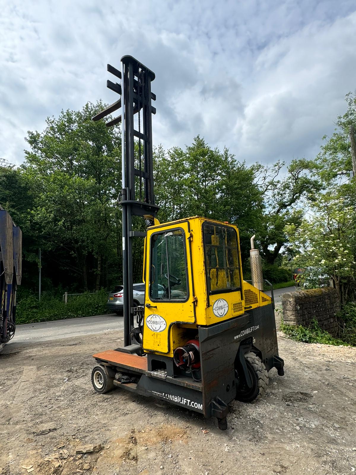 2012 COMBI C4000 FORKLIFT SIDE LOADER 4 TON LIFT