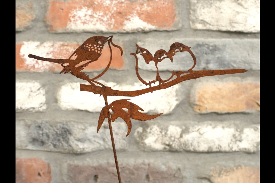 Rusty Stake (Bird Family)