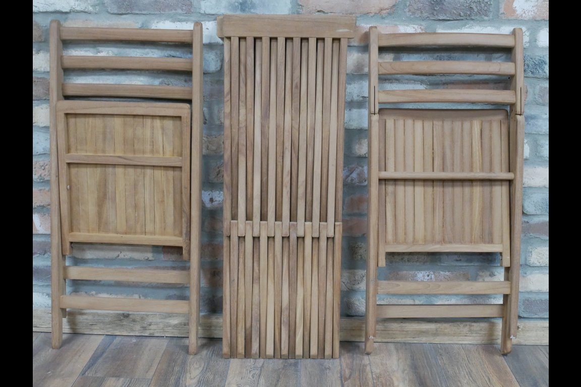T42 Teak Folder