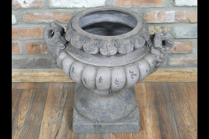 Urn