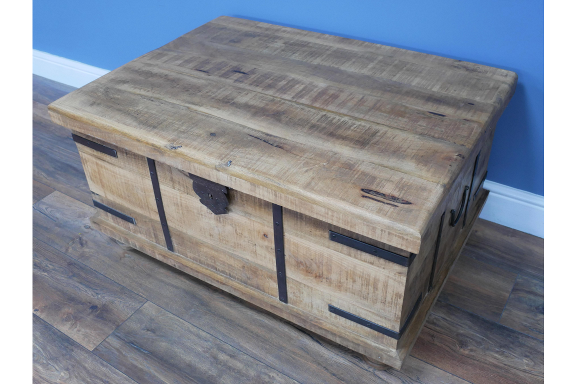 Trunk / Coffee Table