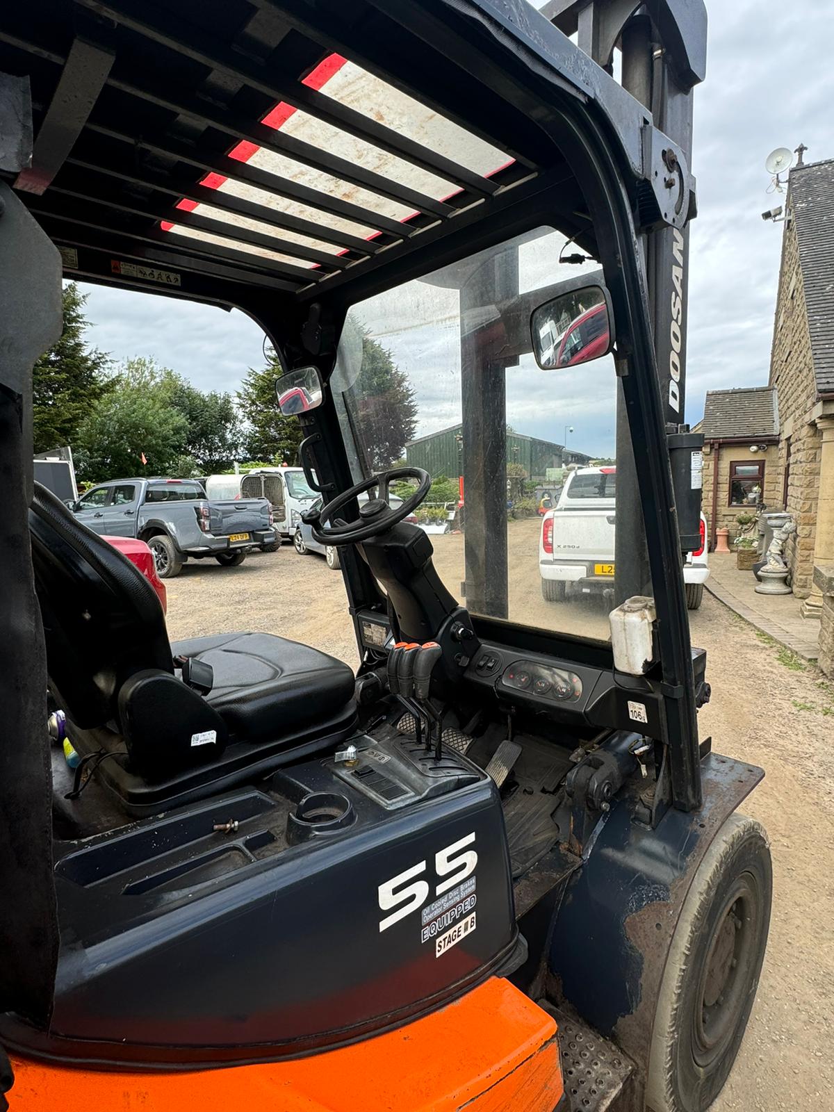 2017 DOOSAN D55C-5 FORKTRUCK 5.5 TON DIESEL FORKLIFT