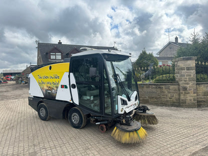 64/2014 JOHNSTON C201 ROAD SWEEPER