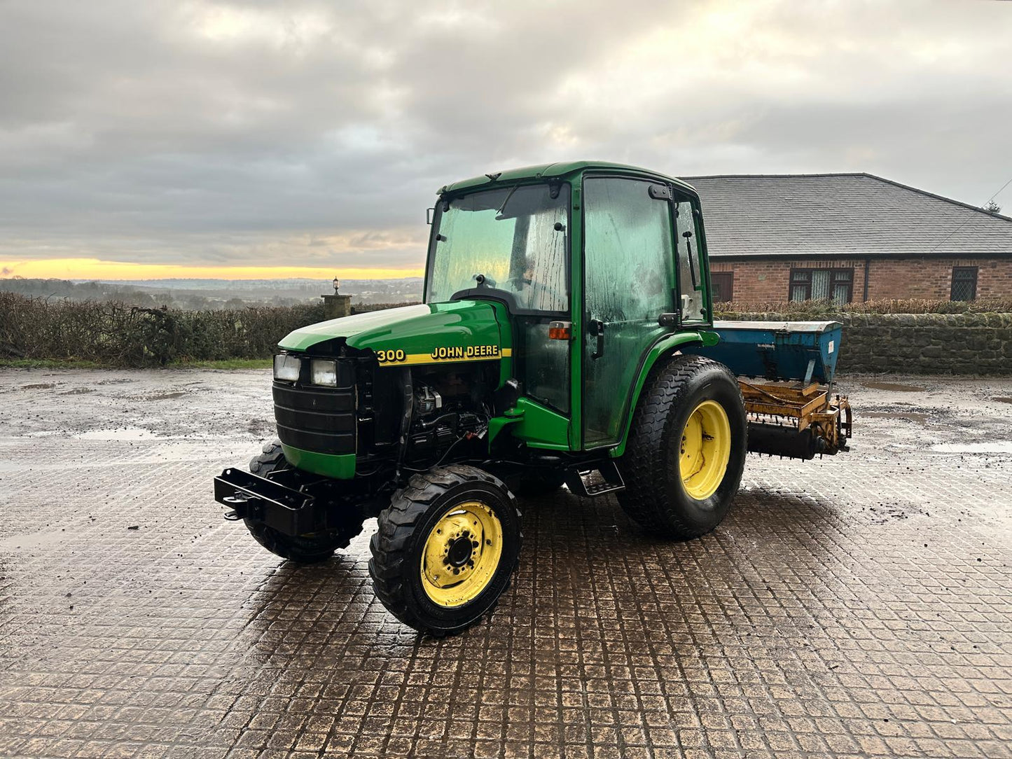 JOHN DEERE 4300 32HP 4WD COMPACT TRACTOR