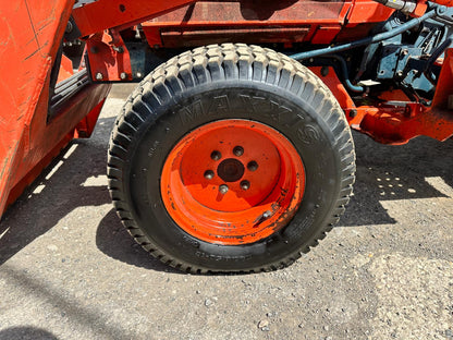 KUBOTA B2150 23HP 4WD COMPACT TRACTOR WITH LOADER AND BUCKET