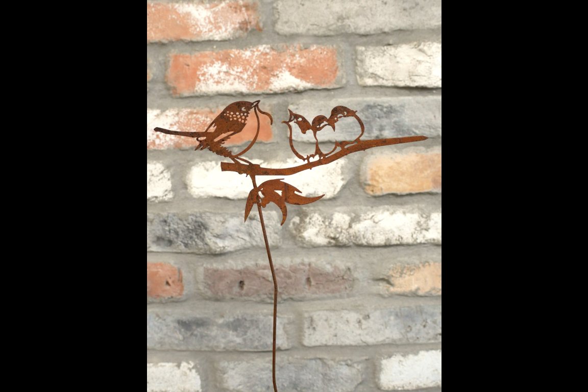 Rusty Stake (Bird Family)