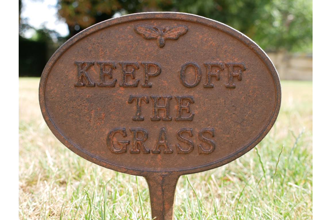 Keep Of The Grass Stake