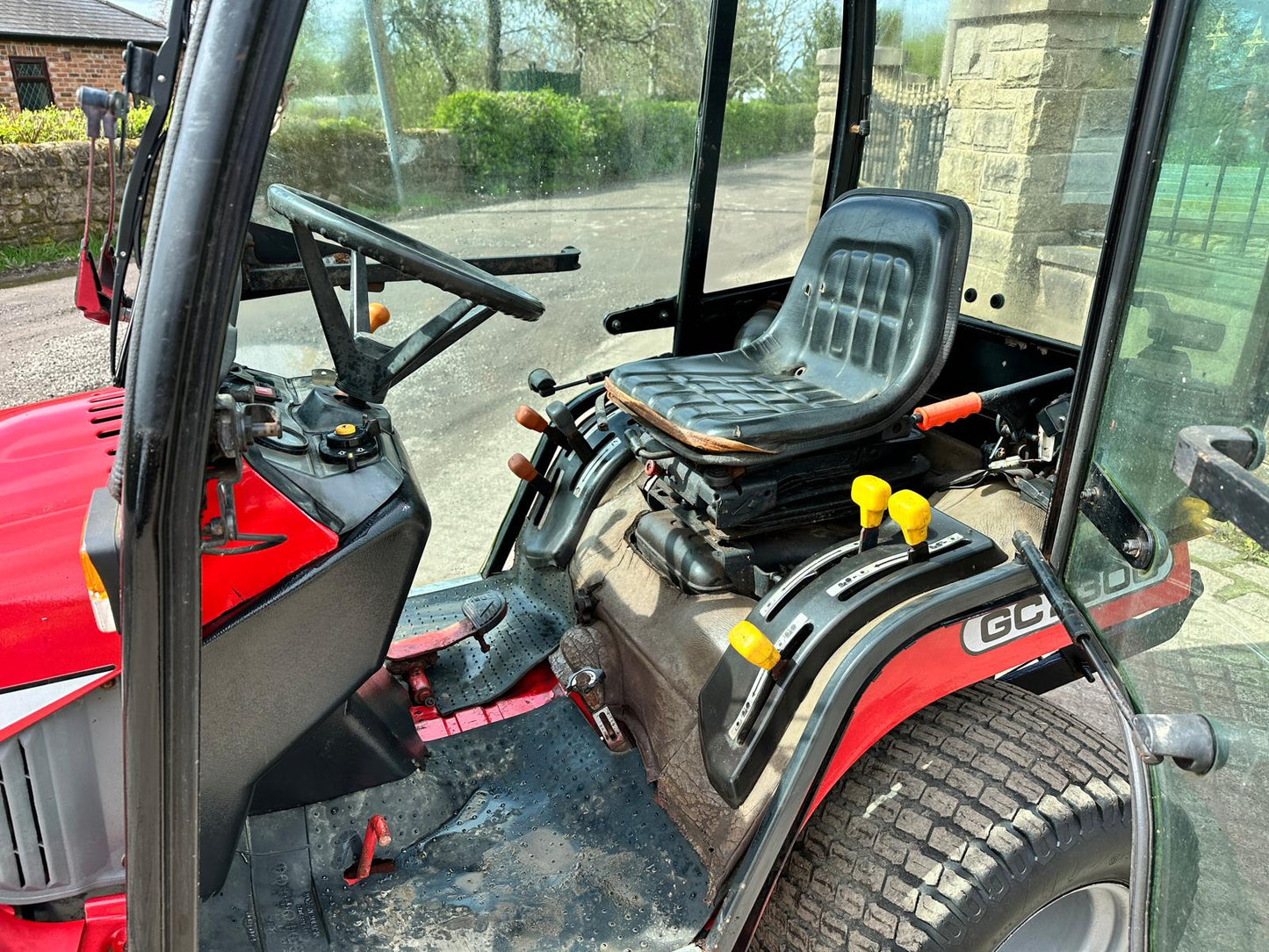 2009 MASSEY FERGUSON GC2300 23HP 4WD COMPACT TRACTOR WITH UNDERSLUNG DECK