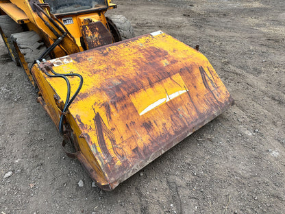 JCB ROBOT 150 WHEELED SKIDSTEER LOADER WITH JCB HYDRAULIC SWEEPER BUCKET