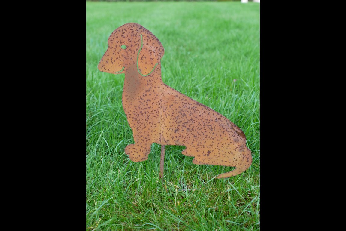 Sitting Rusty Dog Stake