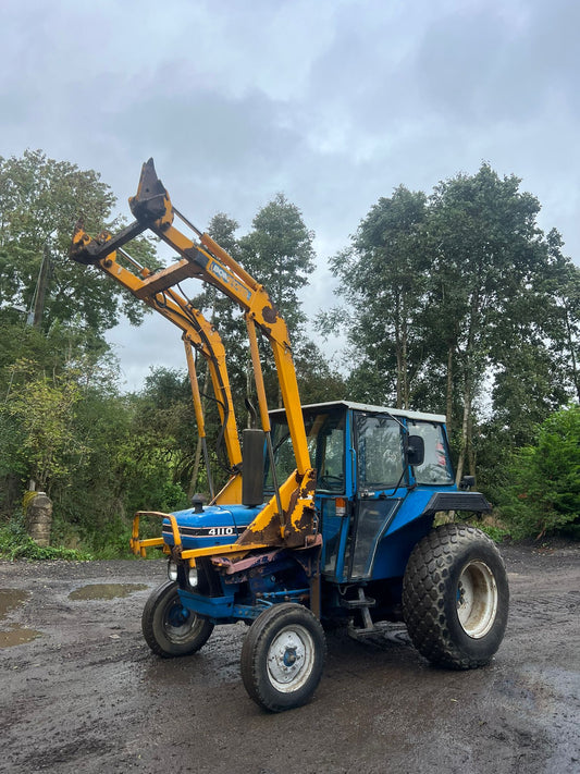 FORD 4110 54HP TRACTOR WITH BOMFORD LOADER