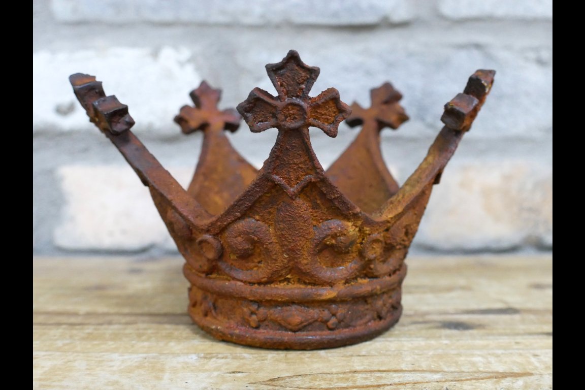 Crown Candle Holder