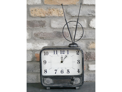 Retro TV Clock