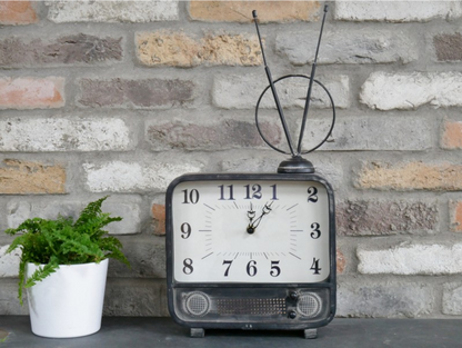 Retro TV Clock