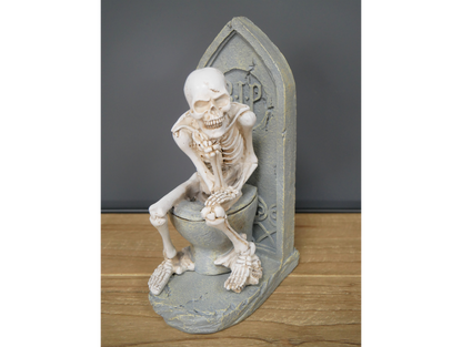 Skeleton On The Loo