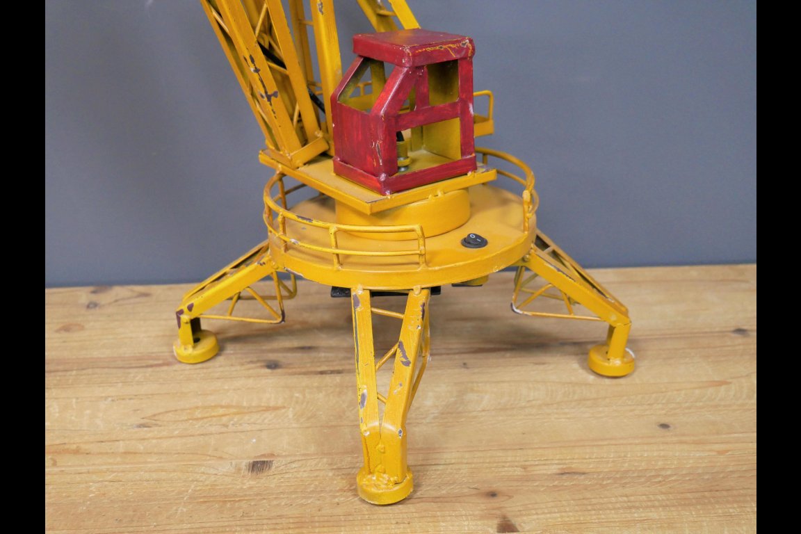 Crane Light