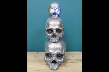 Three Skulls Statue