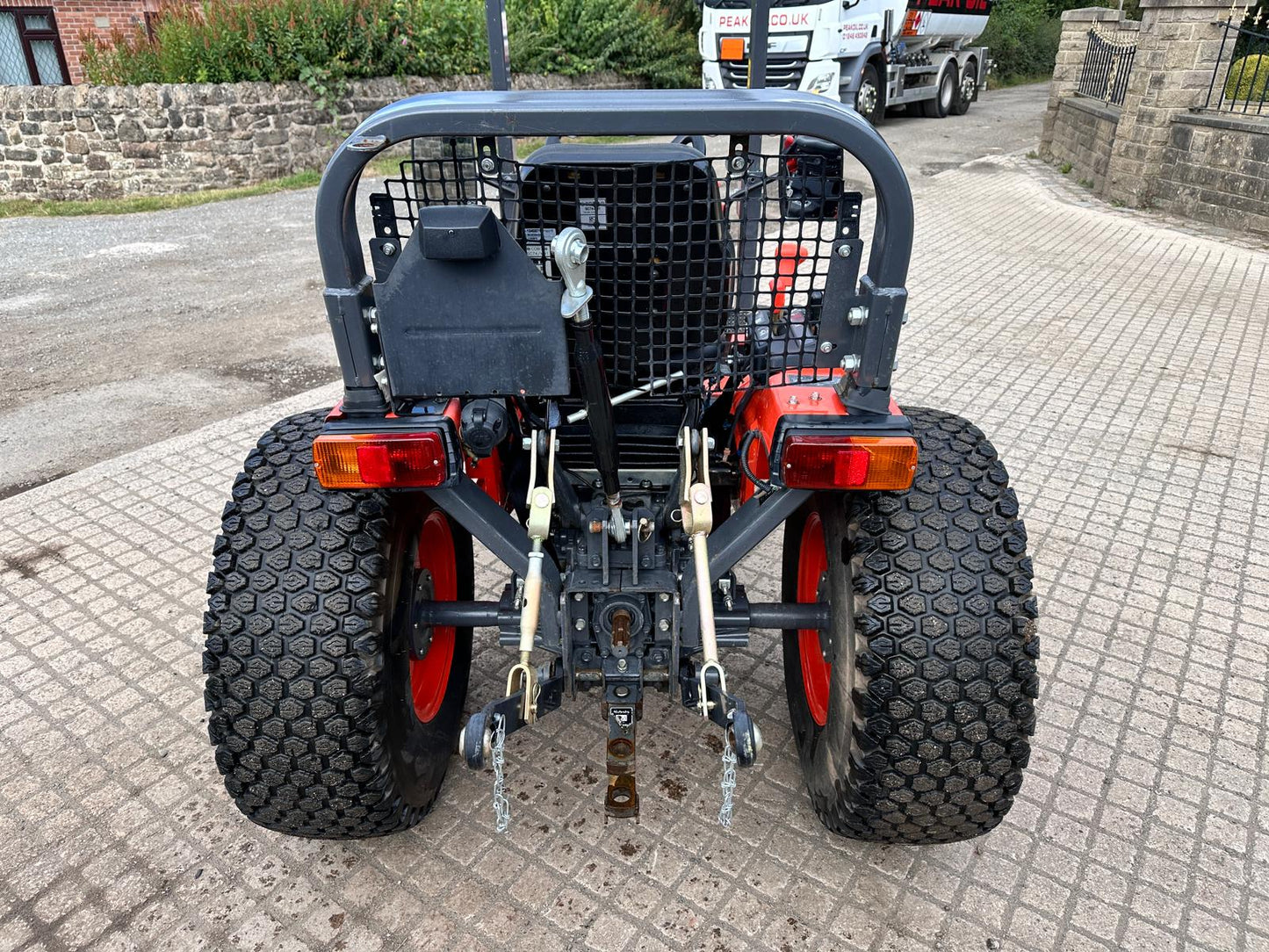 484 HOURS - KUBOTA B1241 4WD COMPACT TRACTOR