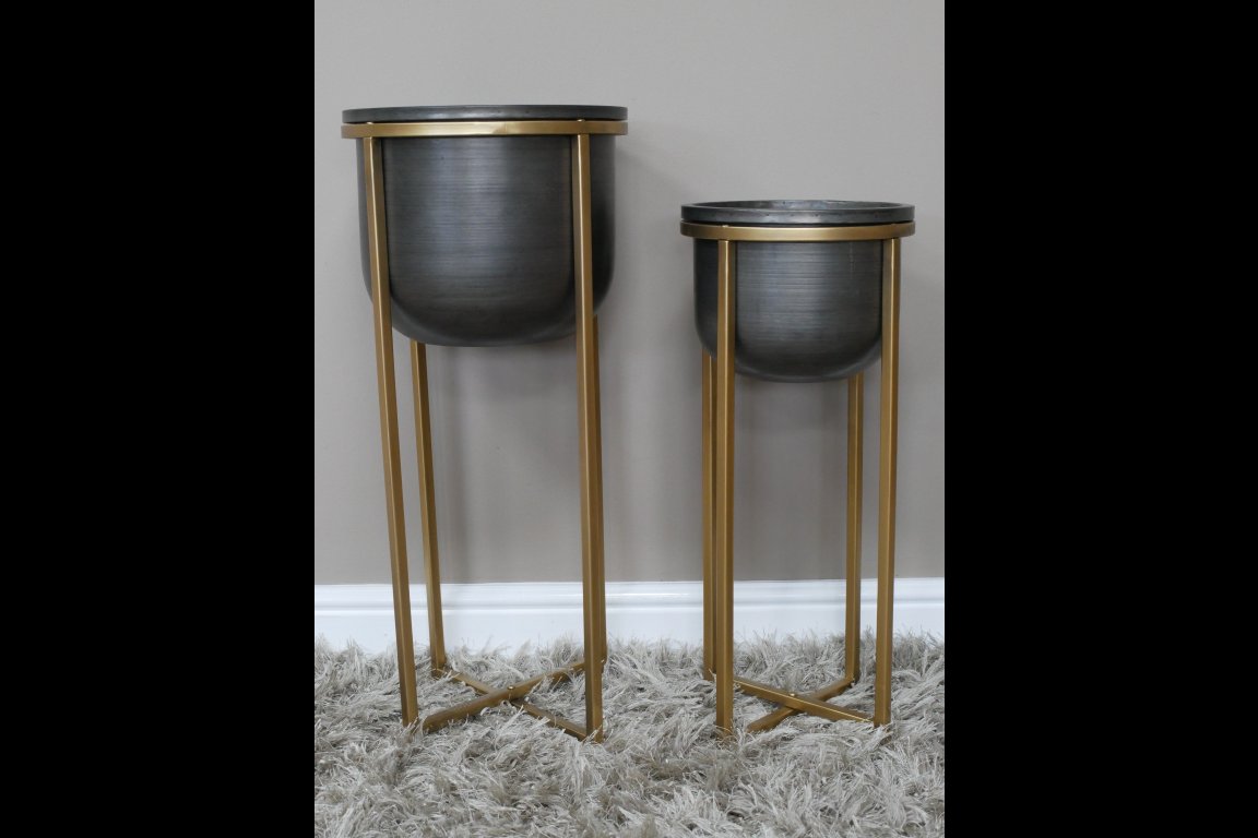 Set Of 2 Planters