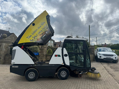 64/2014 JOHNSTON C201 ROAD SWEEPER