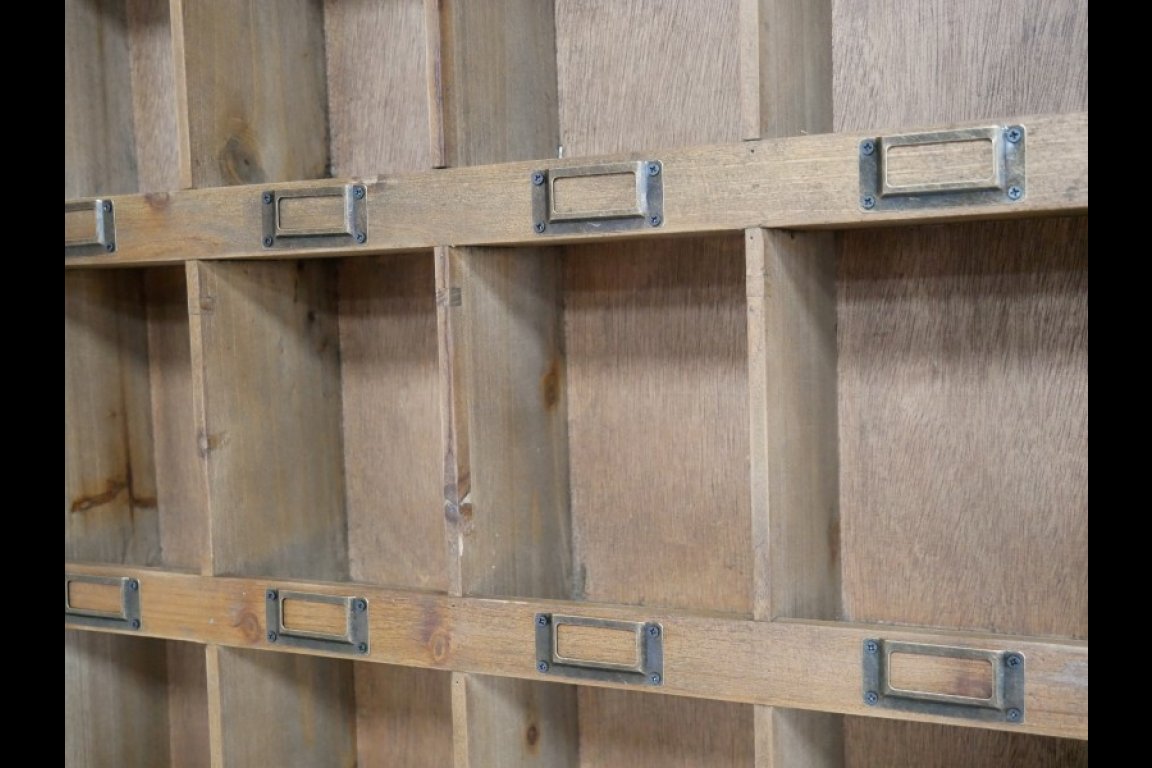 Wall Storage Unit
