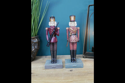 Set Of 2 Soldiers