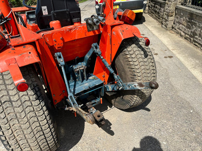 KUBOTA B2150 23HP 4WD COMPACT TRACTOR WITH LOADER AND BUCKET