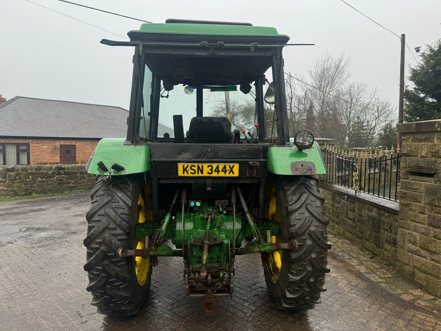 JOHN DEERE 2140 4 WHEEL DRIVE TRACTOR 80 HP