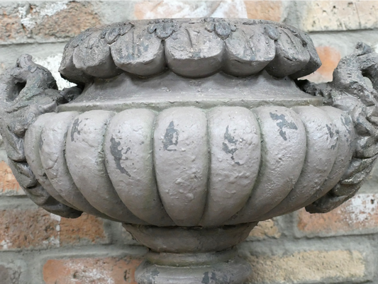 Urn