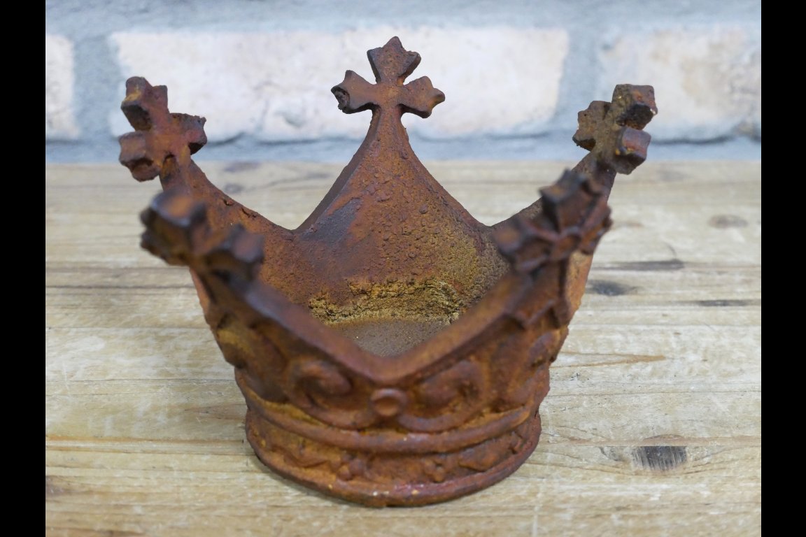 Crown Candle Holder