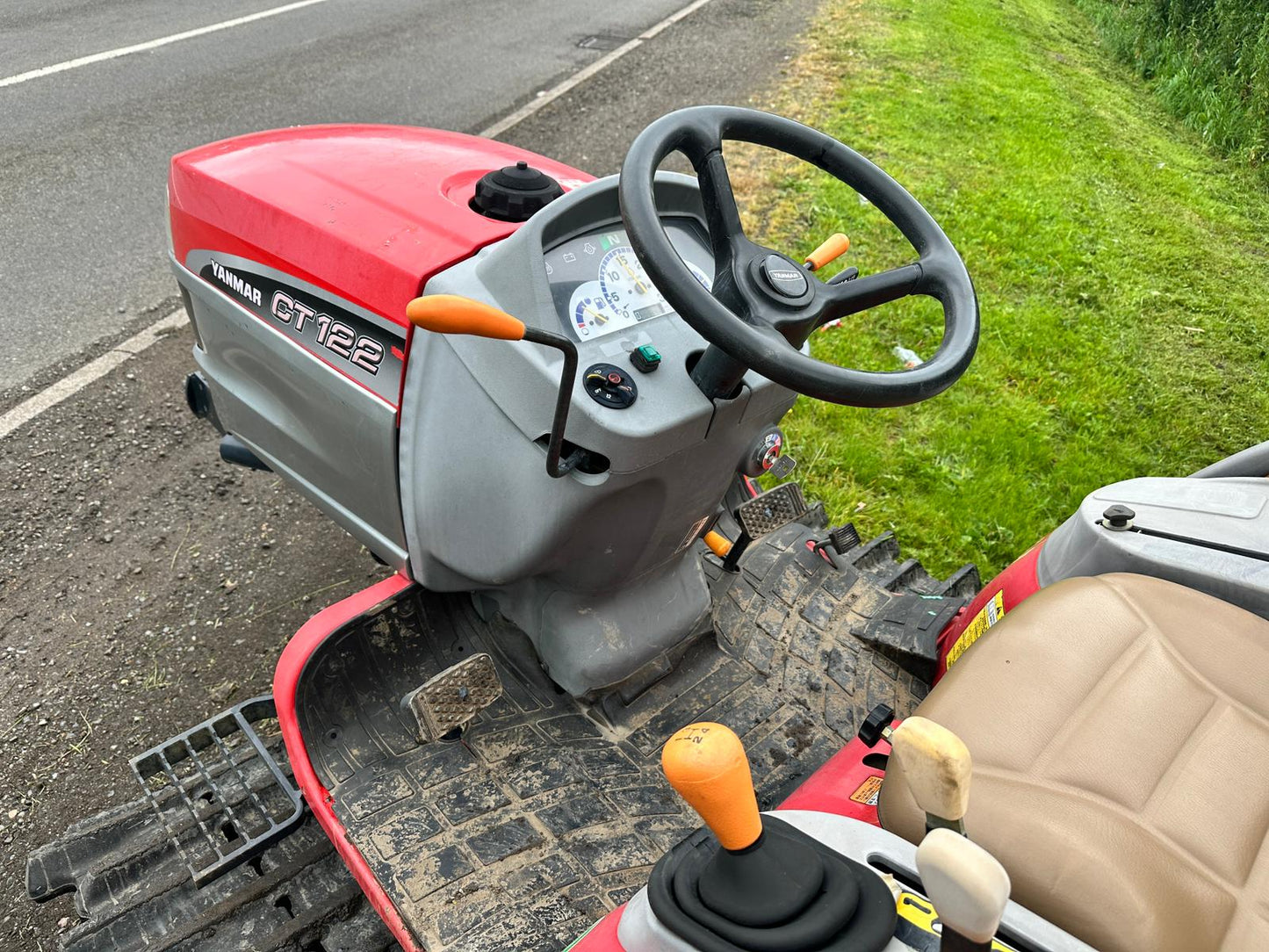 YANMAR CT122 22HP COMPACT TRACKED CRAWLER TRACTOR